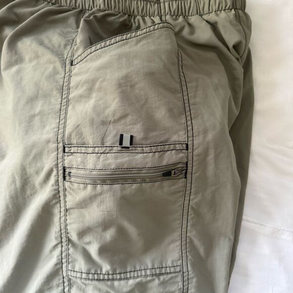 SUGOI Padded Cargo Cycling Shorts - Picture 2 of 5